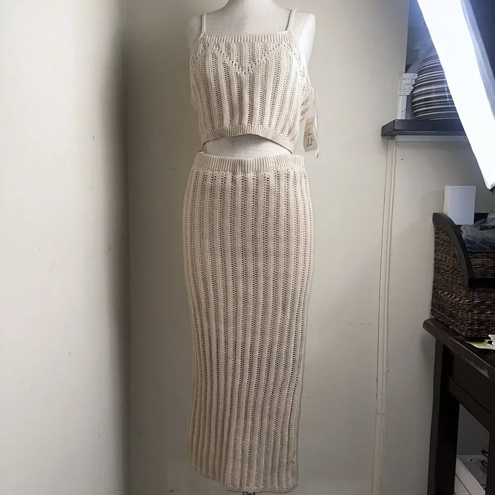 Sleeveless Crochet Knit Two-Piece Skirt Set in Cream
